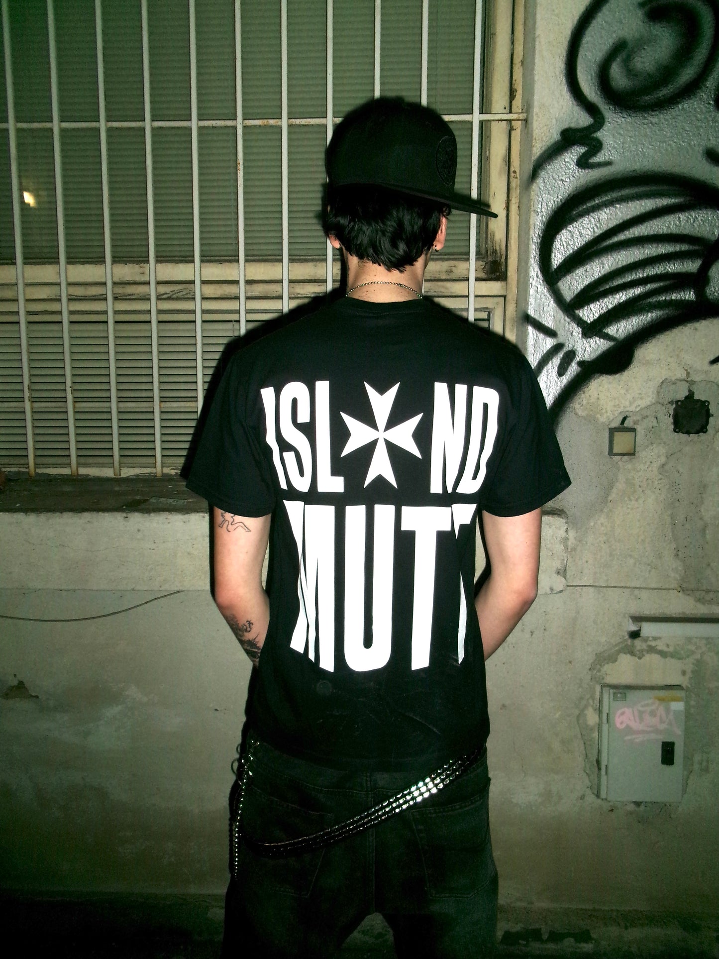 MUTT FLAG TEE