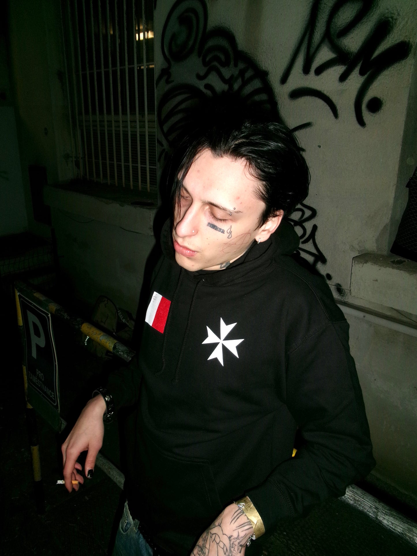 MUTT FLAG HOODIE